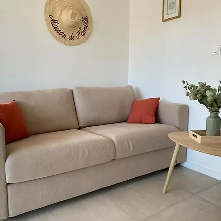 Le Pool House 4* ニーム