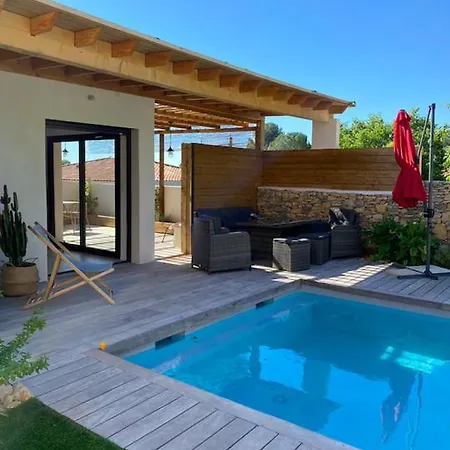 ベッド・アンド・ブレックファスト Le Pool House 4*