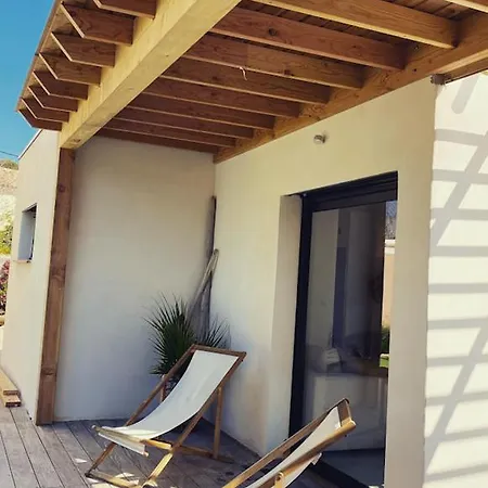 Le Pool House 4* ニーム