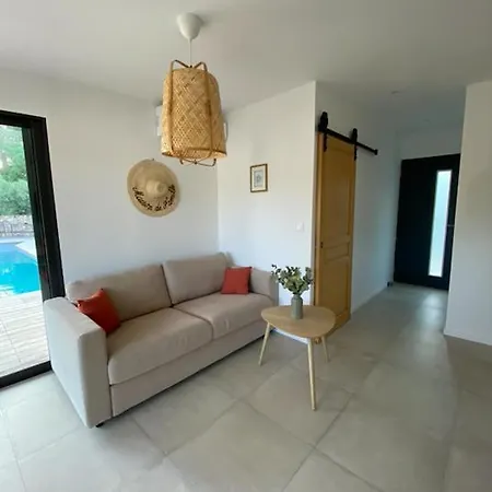 Le Pool House Oda ve Kahvaltı 4*
