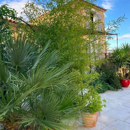 Le Pool House Oda ve Kahvaltı Nîmes