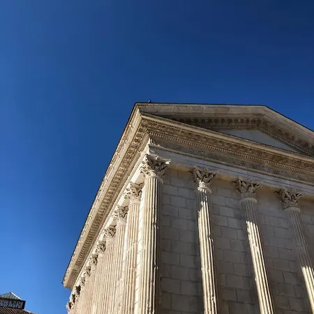Le Pool House Oda ve Kahvaltı Nîmes