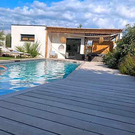 Le Pool House Oda ve Kahvaltı