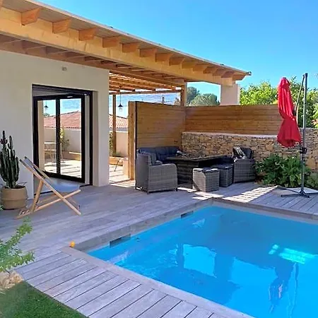 Le Pool House 4* Nîmes