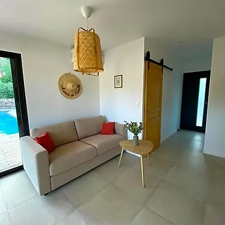 Le Pool House Oda ve Kahvaltı 4*