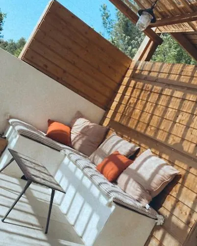 Bed & Breakfast Le Pool House 4*